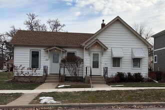 Building Photo - 717 Warner Ave