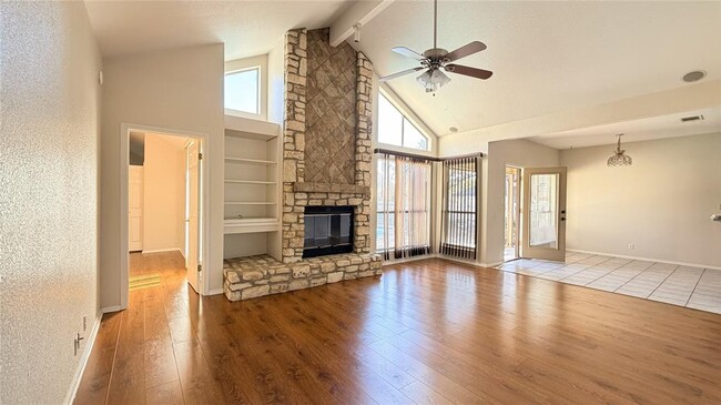 Foto del edificio - 11513 Kempwood Dr