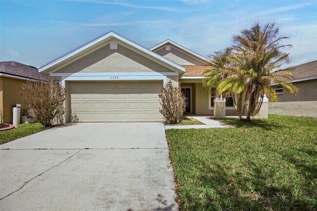 Foto del edificio - 2709 Lucas Lakes Ln