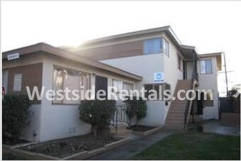 Foto principal - 10231 Darby Ave