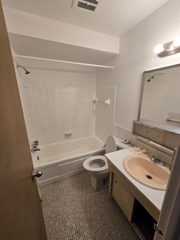 Building Photo - 1885 Taylor Rd