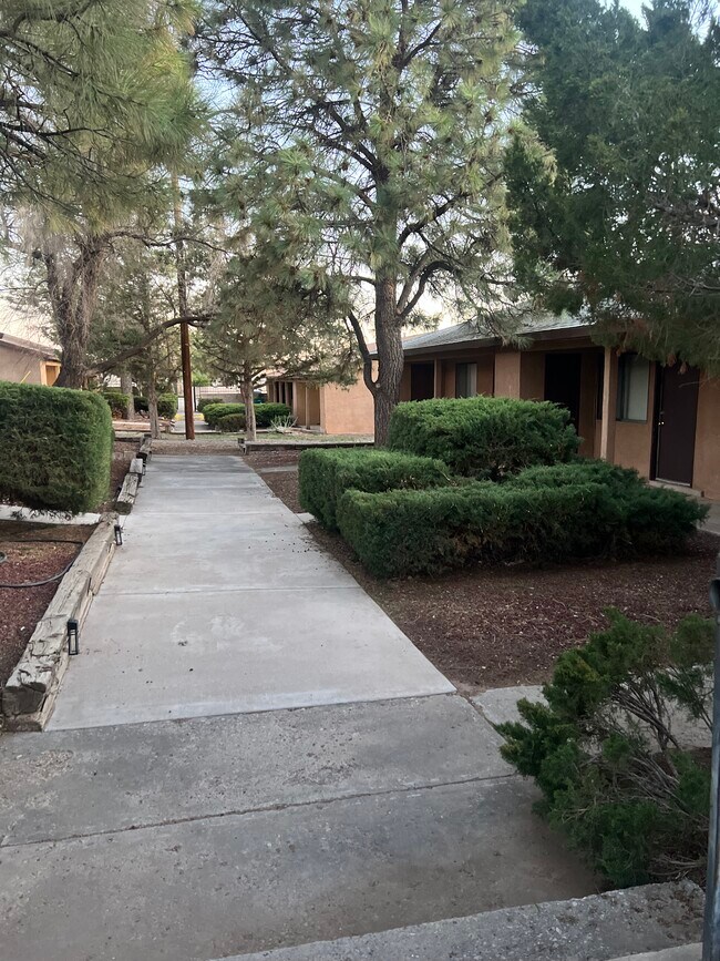 Foto del edificio - 629 Kingman Ave