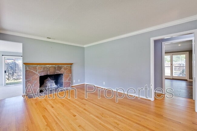 Building Photo - 485 Benvenue Ave