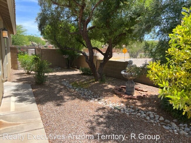 Building Photo - 3 br, 2 bath House - 7453 W. Sonesta Dr