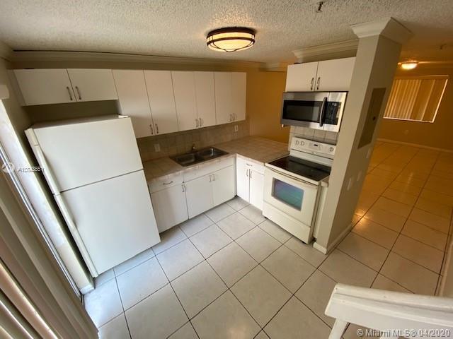 Foto del edificio - 2145 NW 19th Terrace