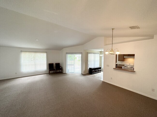 Foto del edificio - 15 Rainbrook Dr