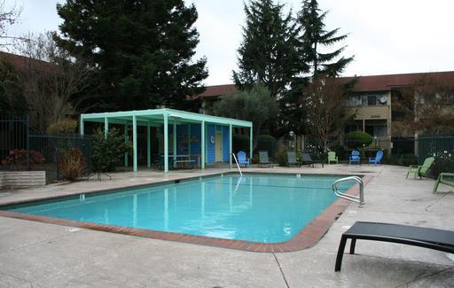 Building Photo - 767 N Fair Oaks Ave