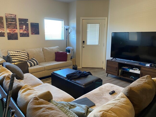 Foto del edificio - 525 N Chicago Ave