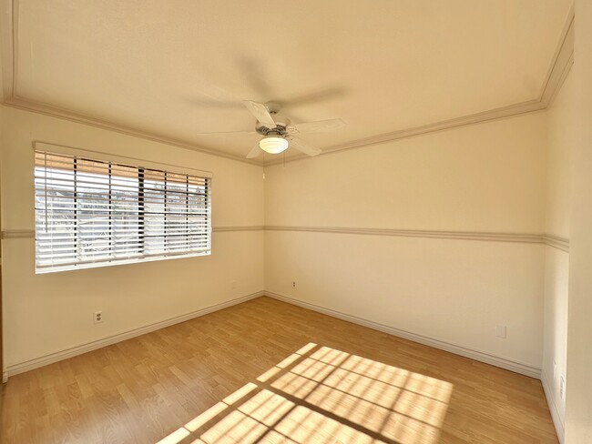 Guest bedroom - 4151 Hathaway Ave