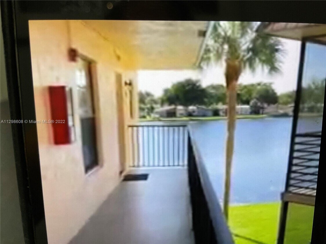 200 Berkley Rd Unit 221, Hollywood, FL 33024 Condo for Rent in