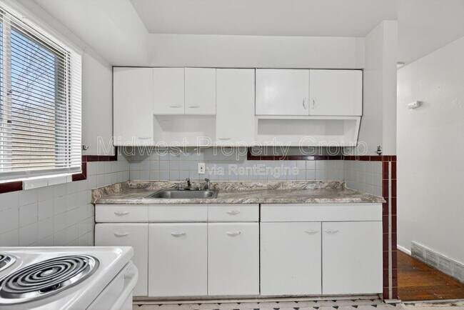 Foto del edificio - 5900 Sheriton Dr