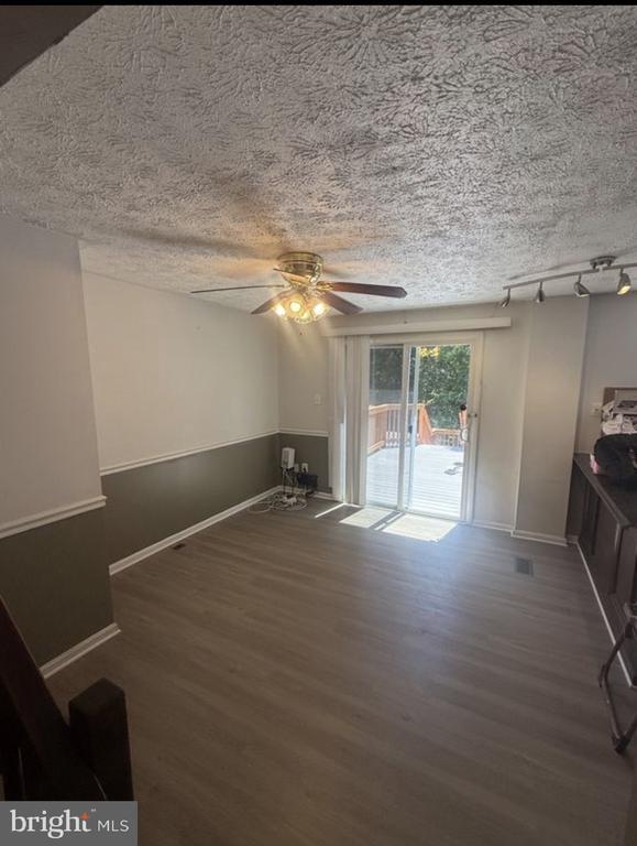 Foto del edificio - 14105 Honey Hill Ct