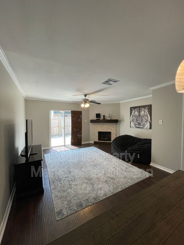 913 W Rothland St Unit 6C, Gonzales, LA 70737 Condo for Rent in