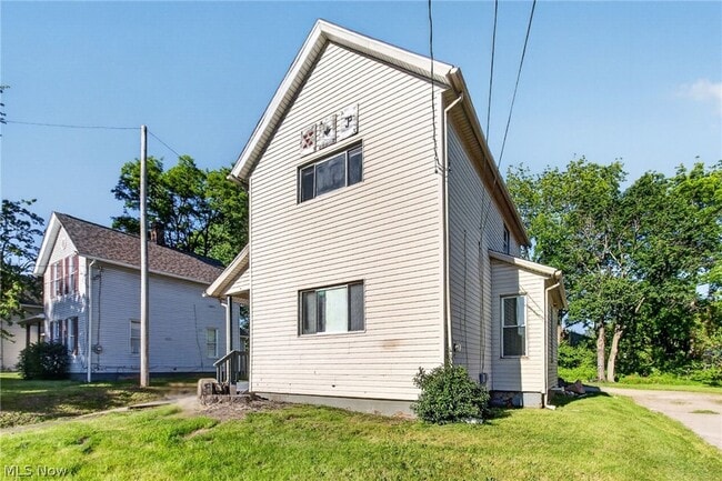 Building Photo - 511 Brown St