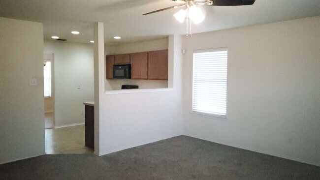 Foto del edificio - Charming 3 bedroom, 2 bath, 1,354 sq.ft. h...