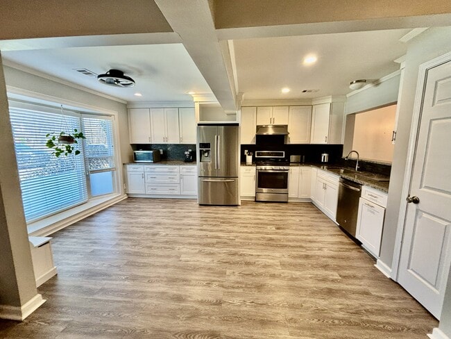 Building Photo - 7919 Briar Villa Pl