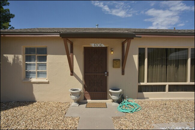Building Photo - 6106 Tejas Dr