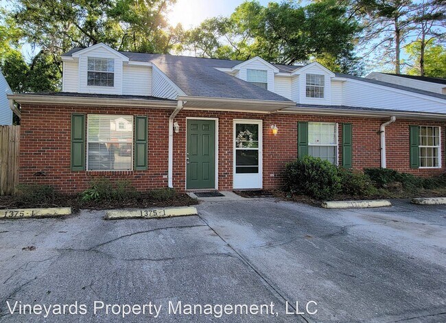 Building Photo - 3 br, 2 bath House - 1375Castelnau Ct #1