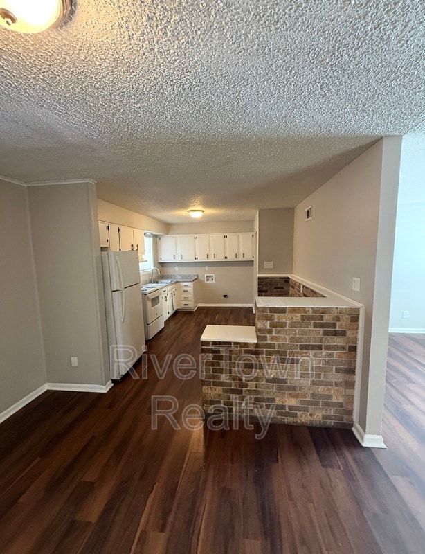 Building Photo - 4070 Kerwin Dr