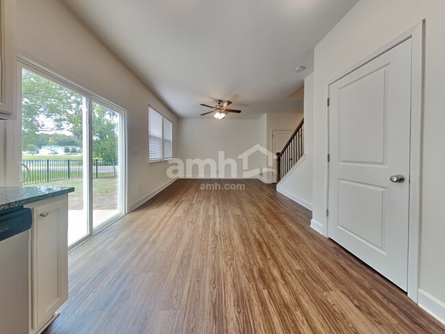 Building Photo - 8498 Highfield Ave