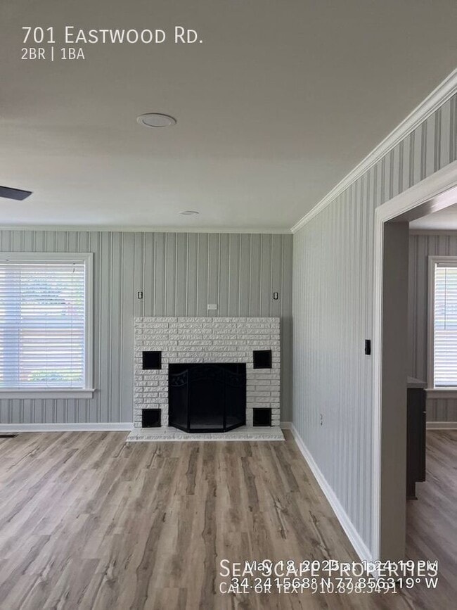 Building Photo - 701 Eastwood Rd