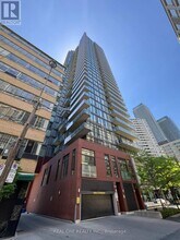 Building Photo - 75 St Nicholas St