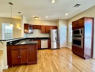 Building Photo - 22 Elmore St