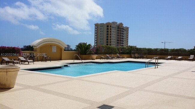 Building Photo - 50 Menores Ave