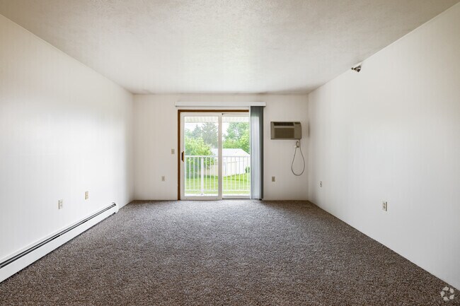 2 habitaciones, 1 baño - 950 pies cuadrados - Sala de estar - Culver Estates Apartments