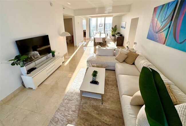 Foto del edificio - 15901 Collins Ave