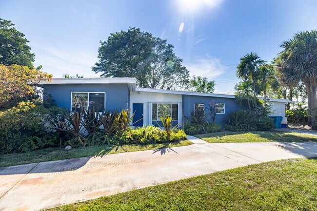 Foto del edificio - 3117 Fernwood Dr