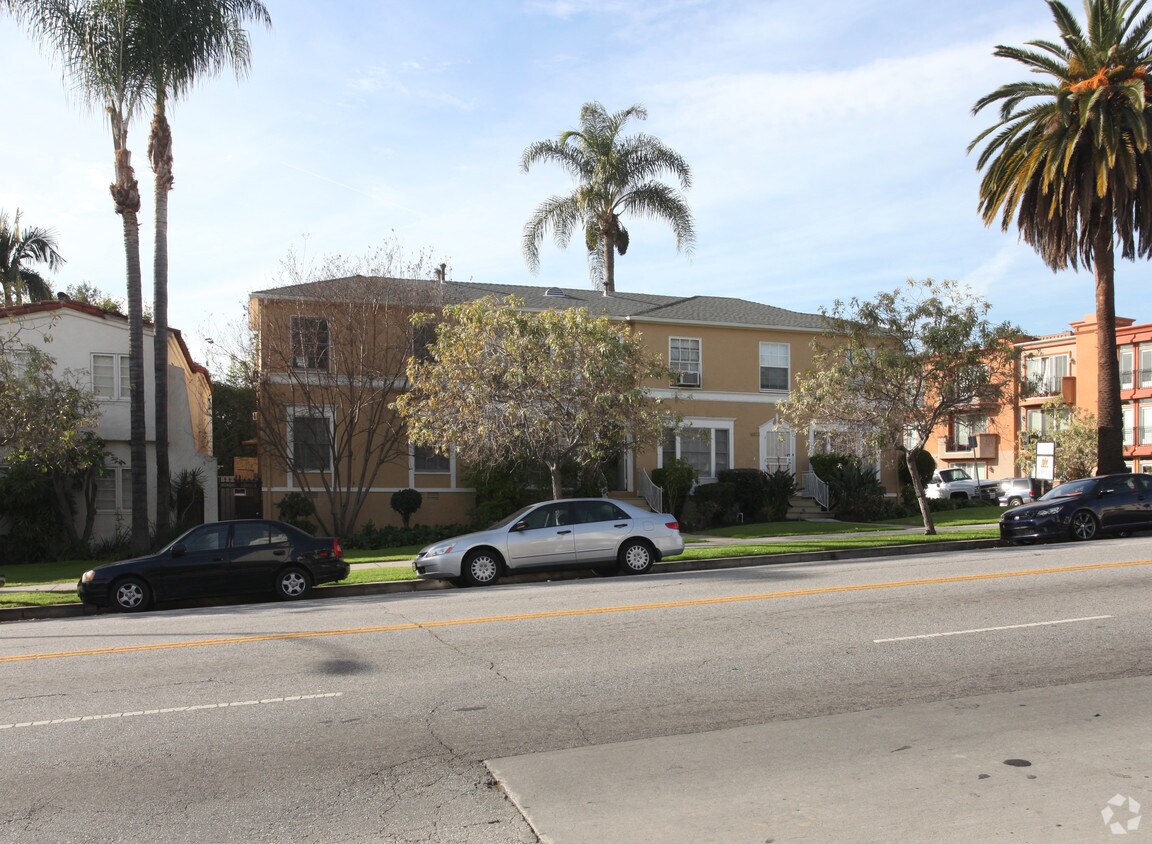 Foto del edificio - 2075-2077 N Vermont Ave