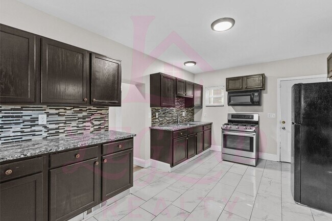 Foto del edificio - Coming SOON!  Updated 2-Bedroom Brick Home in Benton Park West! - No Showings Until July 15th!