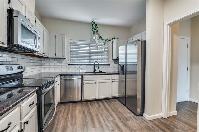 Foto del edificio - 5310 Keller Springs Rd