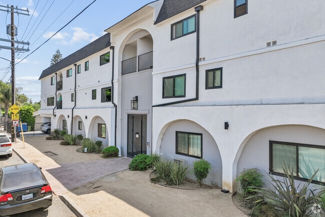 Welcome Home - Woodman Apartments