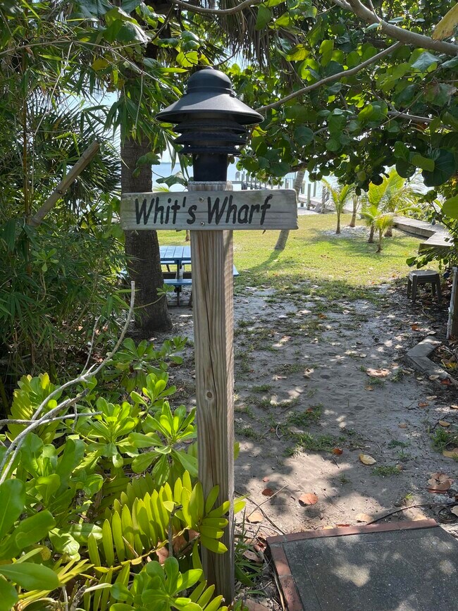 Foto del edificio - 4680 NE Indian River Dr