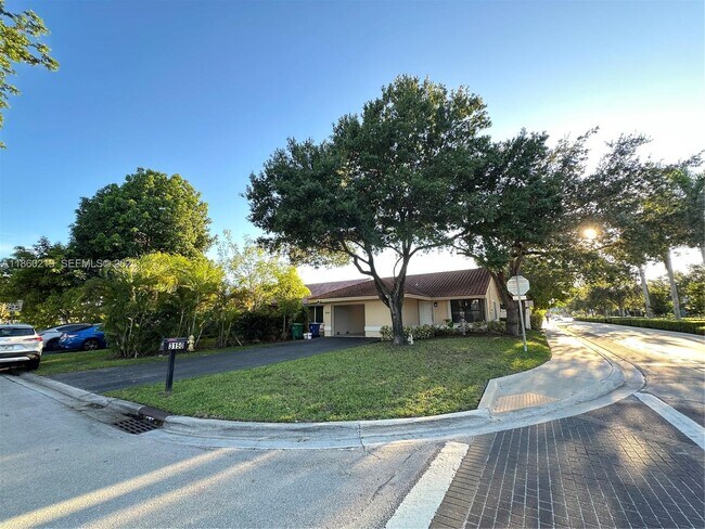 Foto del edificio - 3150 NW 94th Ave