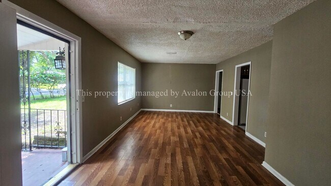 Foto del edificio - 2112 Allandale Cir W