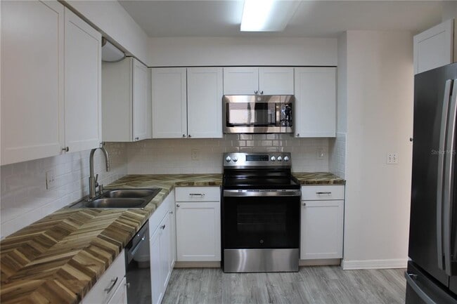 Building Photo - 2602 Waterford Way