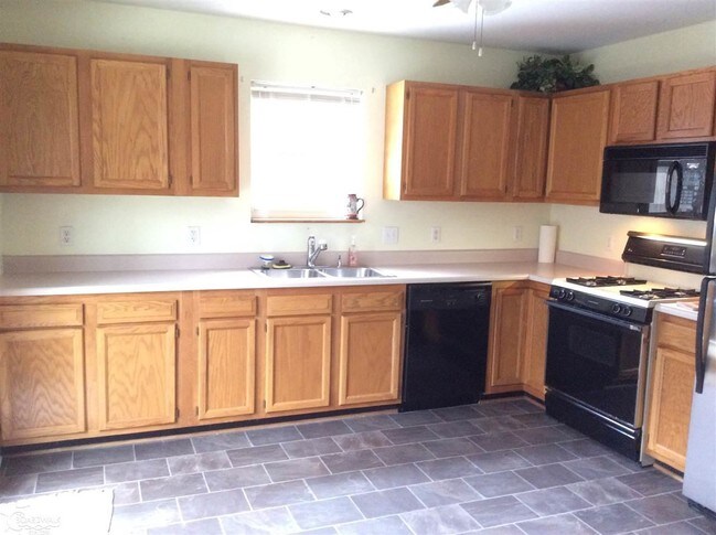 Building Photo - 9084 Island Dr