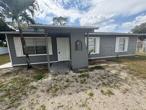 Building Photo - 424 Valley Dr