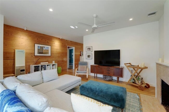 Foto del edificio - 4602 Eilers Ave