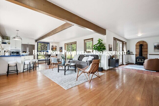 Building Photo - Great House in South Evergreen!! Must See!!