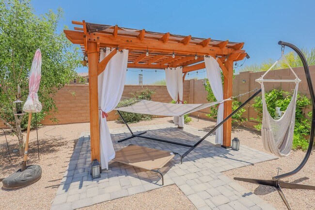 Foto del edificio - LA ESTANCIA!!  2 STORY HOME!!4 Bedroom 2.5...