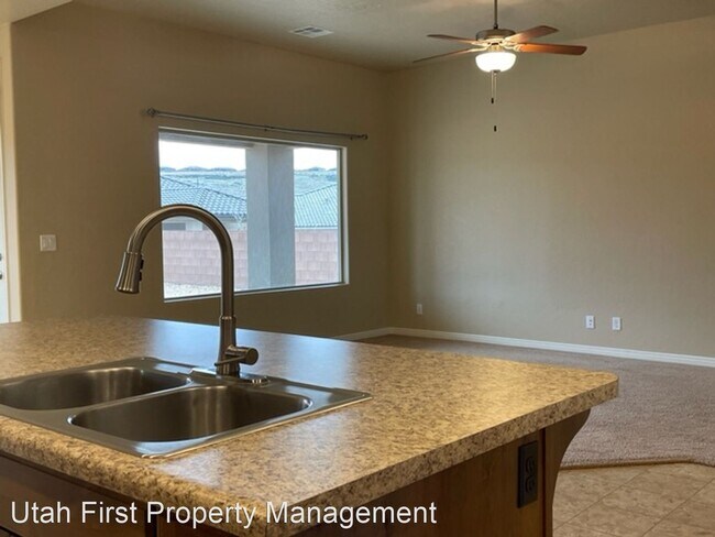 Foto del edificio - 3 br, 2 bath House - 622 N Sage Hen Dr.