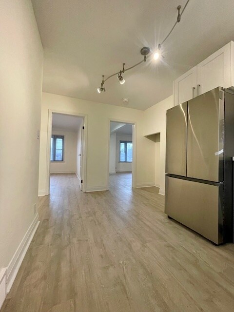 Building Photo - 450 Niagara St