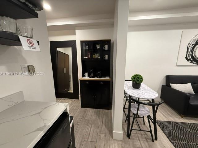 Foto del edificio - 170 NE 60th St