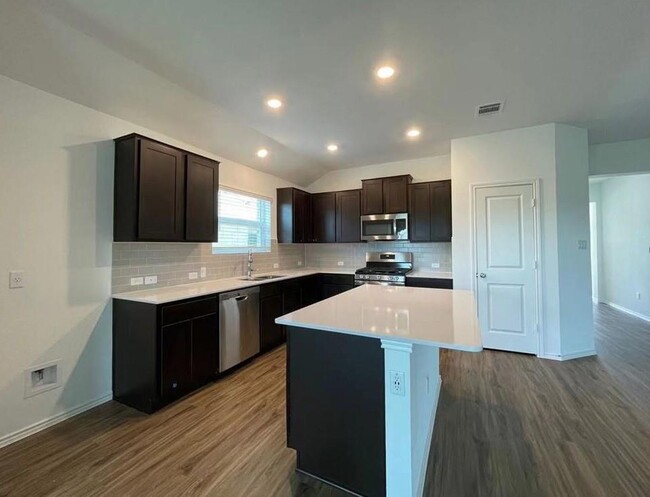 Building Photo - 212 Coventry Dr