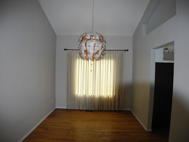 Foto del edificio - 4420 Stonehaven Dr