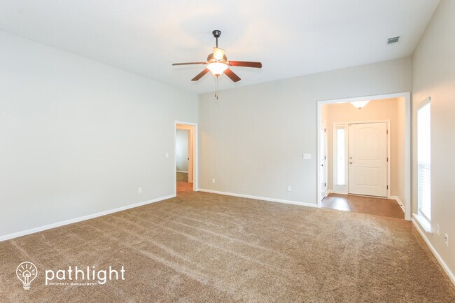 Building Photo - 3250 Alexandria Dr